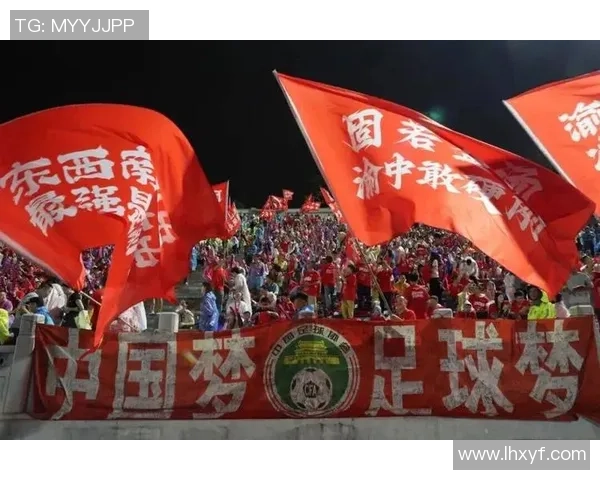 重庆足球明星赛现场争吵引发热议球迷与明星球员情绪激动互相指责